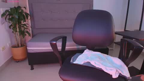 SARA online show from November 2025 12:27:02 PM