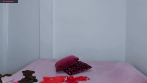 Sara   online show from March 2025 05:29:02 PM