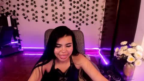 saray__jones online show from January 2025 04:07:01 PM