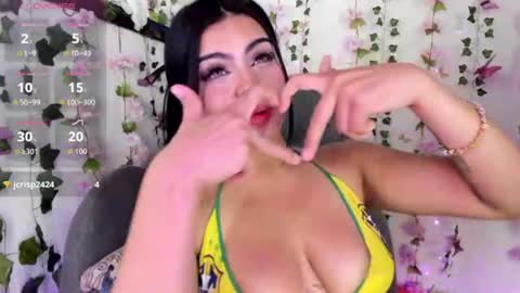 Snapshot of saray__jones chatting on July 2026 01:58:33 AM saray__jones online show from July 2026 01:58:33 AM