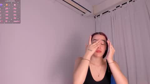 Snapshot of sarenlux chatting on November 2025 01:01:02 PM Baby Saren online show from November 2025 01:01:02 PM