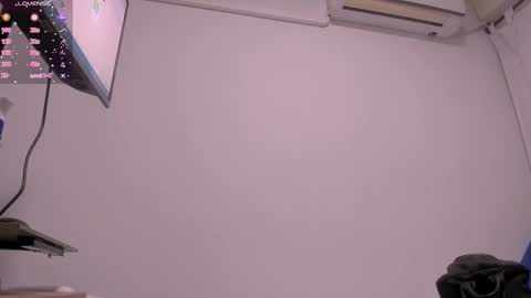 Snapshot of sarenlux chatting on November 2025 12:16:02 PM Baby Saren online show from November 2025 12:16:02 PM