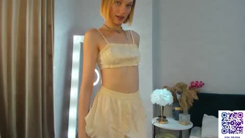 Snapshot of sarilit chatting on September 2025 02:33:01 AM Your Selena 3 online show from September 2025 02:33:01 AM