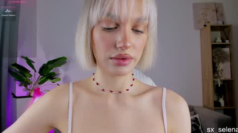 Your Selena 3 online show from April 2026 03:04:02 AM