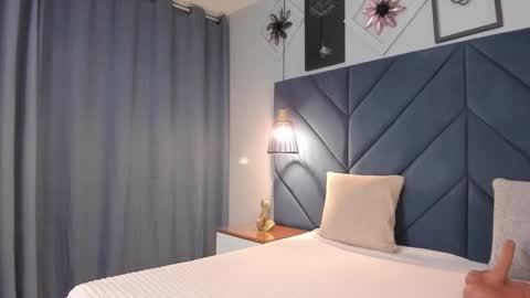 Sara  online show from November 2025 04:02:02 AM