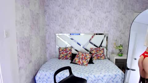 sarah online show from October 2025 08:50:02 PM