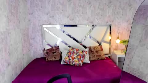 sarah online show from October 2025 07:59:01 PM