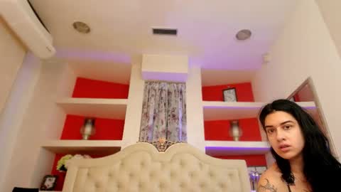 Snapshot of sarra_ray chatting on November 2025 04:18:02 PM Sarra online show from November 2025 04:18:02 PM