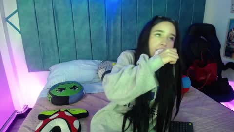 Snapshot of sasaloove chatting on February 2025 02:15:01 PM sasaloove online show from February 2025 02:15:01 PM