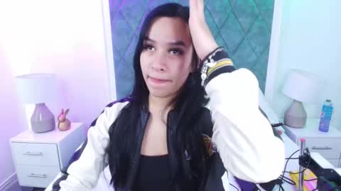 Snapshot of sasha_blazer chatting on November 2025 07:13:02 PM Sasha online show from November 2025 07:13:02 PM