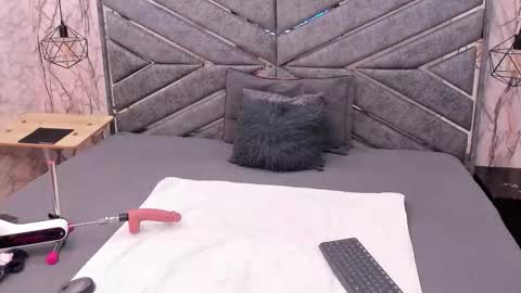 Sasha  online show from March 2026 07:32:02 PM