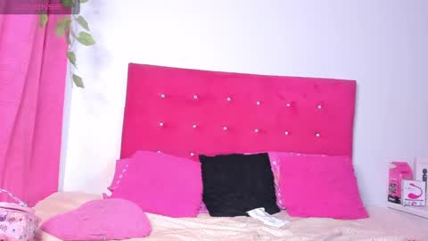 sasha palmer online show from January 2025 06:02:02 AM