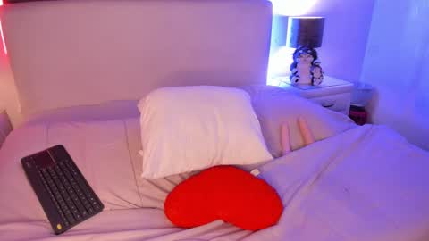 selene  online show from February 2025 01:02:02 AM