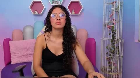 SashaMonroee  online show from October 2025 12:03:01 AM