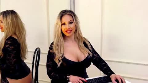 Snapshot of sashavaughn chatting on February 2025 11:42:02 AM Sasha online show from February 2025 11:42:02 AM