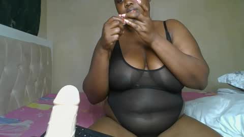 sassie_bee online show from January 2025 12:16:02 AM