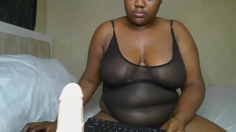 sassie_bee online show from January 2025 11:54:01 PM