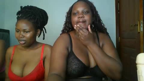 sassie_bee online show from October 2025 05:33:01 PM