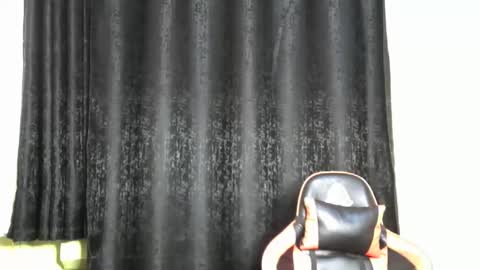 Snapshot of sassy_lyne chatting on December 2025 11:14:02 AM sassy_lyne online show from December 2025 11:14:02 AM