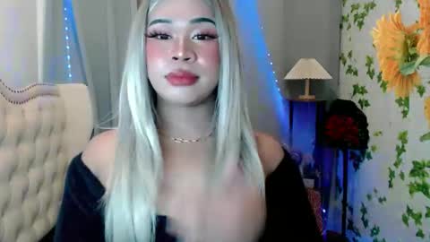 Snapshot of sassy_tinaxx chatting on December 2025 09:28:02 AM sassy_tinaxx online show from December 2025 09:28:02 AM