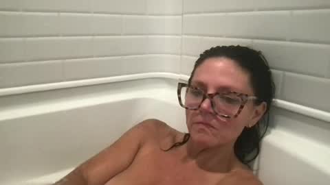 Snapshot of sassynsweetmilf chatting on July 2026 04:46:01 PM sassynsweetmilf online show from July 2026 04:46:01 PM