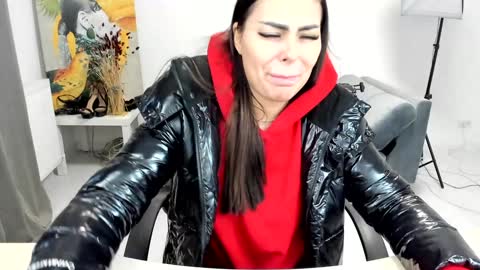 sassytiff online show from December 2025 12:13:02 PM