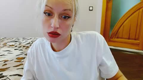 Satinqueen90 online show from September 2025 11:10:01 AM