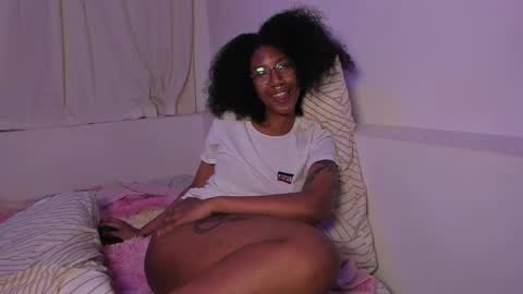 saturno_vibes online show from March 2025 12:00:01 PM