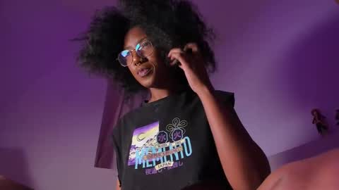 saturno_vibes online show from October 2025 09:07:01 AM