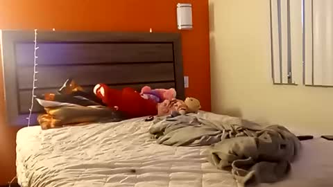 Snapshot of saucybear666 chatting on March 2025 04:12:02 AM SnowBunny online show from March 2025 04:12:02 AM