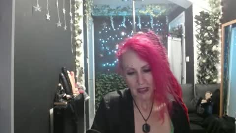 SaucySky online show from November 2025 10:00:02 PM