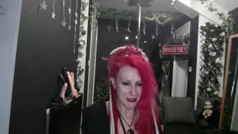 SaucySky online show from February 2026 10:06:02 PM