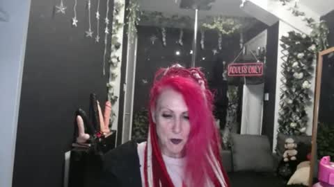 SaucySky online show from February 2026 10:07:01 PM