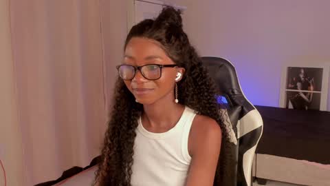 Snapshot of savannahwildee chatting on December 2024 09:36:02 PM Savannahwildee online show from December 2024 09:36:02 PM