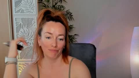 Snapshot of save_the_qween chatting on May 2026 07:35:02 AM save the qween online show from May 2026 07:35:02 AM