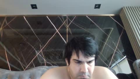 Snapshot of sawasdee04 chatting on April 2026 05:35:02 AM petperson04 online show from April 2026 05:35:02 AM