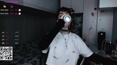 pronoun she. name Mary. age 21. online show from March 2025 05:29:01 PM