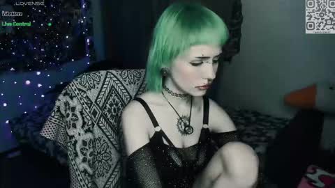 Snapshot of say_mary chatting on March 2026 11:22:02 PM pronoun she. name Mary. age 21. online show from March 2026 11:22:02 PM