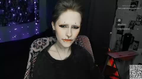Snapshot of say_mary chatting on April 2026 06:39:01 PM pronoun she. name Mary. age 21. online show from April 2026 06:39:01 PM