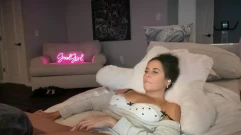 Good Girls Say Please...and Thank You online show from December 2024 10:53:01 PM