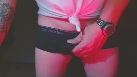 Snapshot of sbutter chatting on December 2024 04:07:02 PM sbutter online show from December 2024 04:07:02 PM