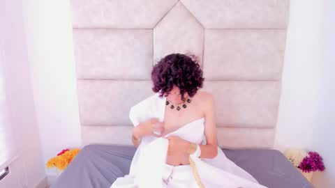 scaarlett_22 online show from October 2025 06:09:01 PM