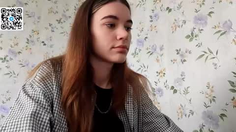 Snapshot of scarlet1flowers chatting on October 2025 09:26:02 AM Kira online show from October 2025 09:26:02 AM