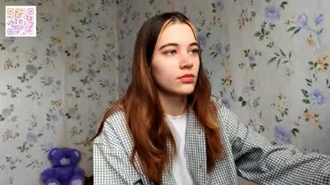 Snapshot of scarlet1flowers chatting on November 2025 08:35:01 AM Kira online show from November 2025 08:35:01 AM