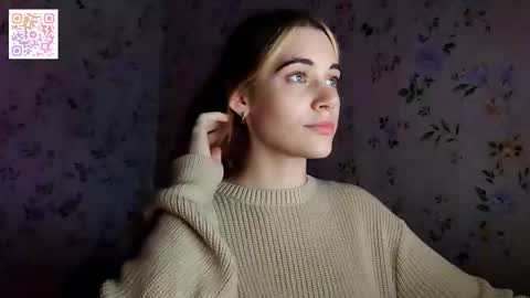 Snapshot of scarlet1flowers chatting on November 2025 10:21:02 PM Kira online show from November 2025 10:21:02 PM