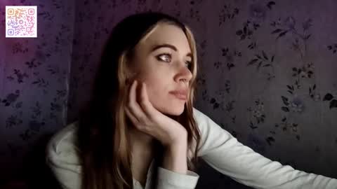 Snapshot of scarlet1flowers chatting on November 2025 10:09:01 PM Kira online show from November 2025 10:09:01 PM