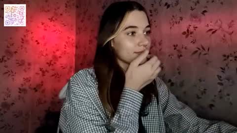 Snapshot of scarlet1flowers chatting on November 2025 10:31:01 PM Kira online show from November 2025 10:31:01 PM