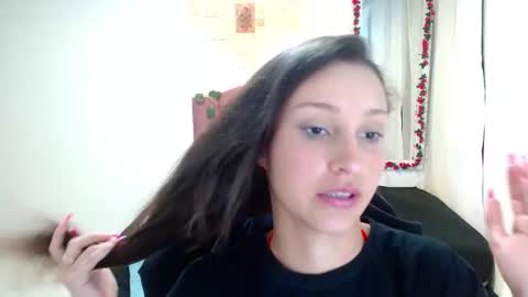 Snapshot of scarlet771776 chatting on December 2025 08:16:02 PM scarlet771776 online show from December 2025 08:16:02 PM