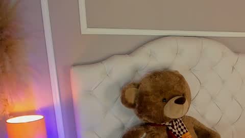 Snapshot of scarlet__hill chatting on December 2024 07:00:02 PM scarlet hill online show from December 2024 07:00:02 PM