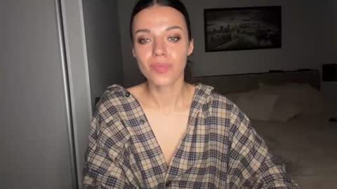 Sophie online show from June 2026 07:49:01 AM